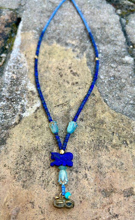 Collar colgante petalos azules - Imagen 2