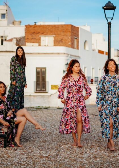 maxi kimono viscosa graphic rosa GlobE Tarifa