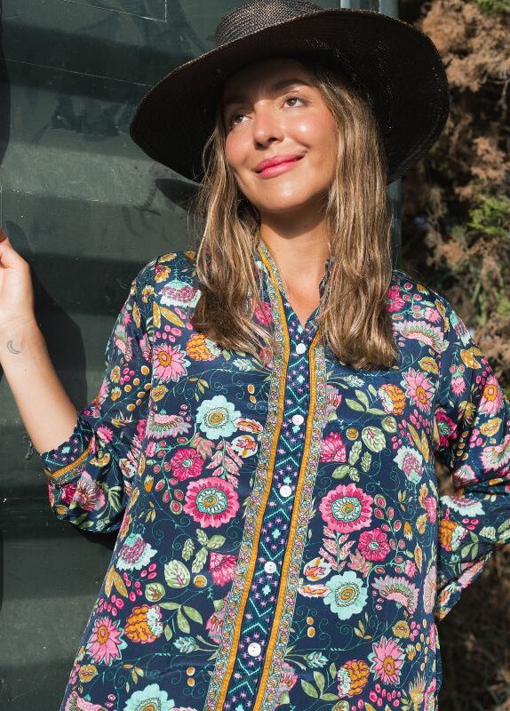 Camisero Seda flores azul marino