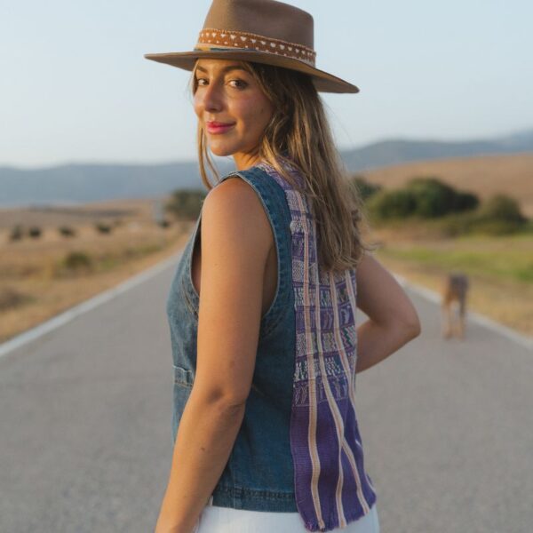 Chaleco denim up-cycling vintage Huipil morado