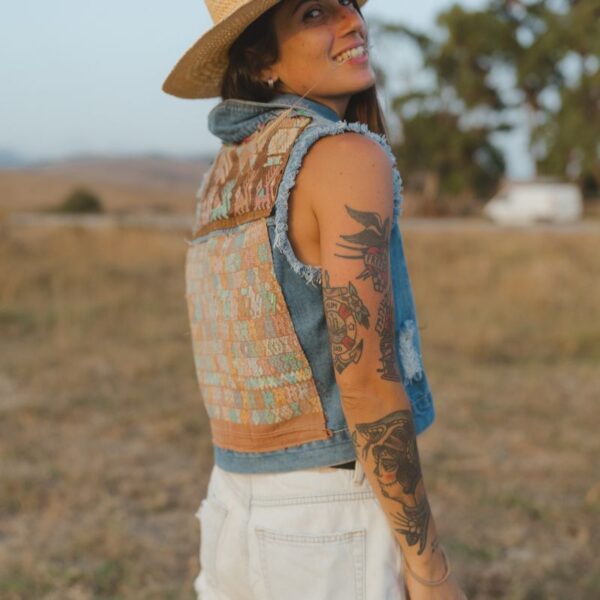 Chaleco denim up-cycling vintage Huipil turquesa